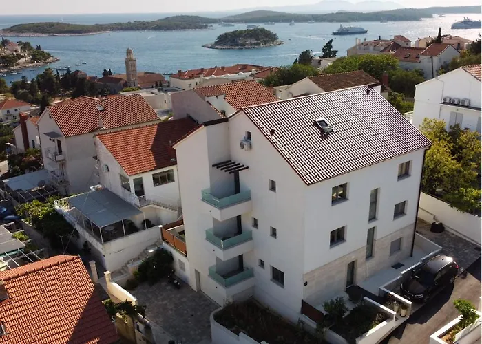 Marisa Apartments Hvar II
