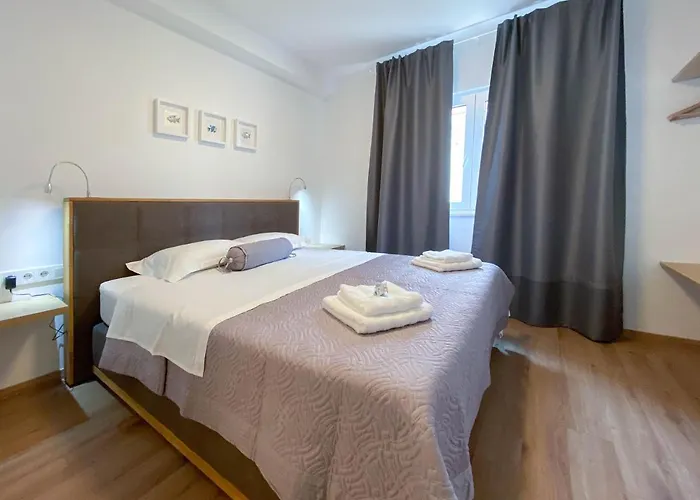 Marisa Apartments Hvar II